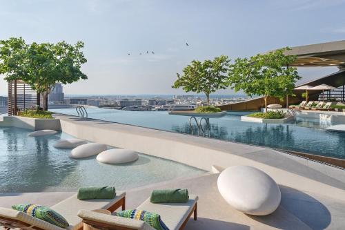 Mandarin Signature Suite