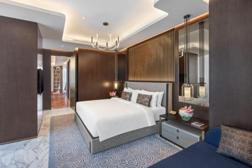 Mandarin Signature Suite