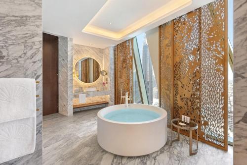 Mandarin Signature Suite