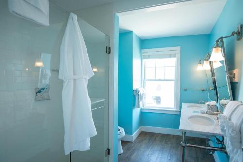 Adler Ocean Suite