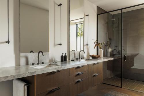 Signature Six Bedroom Private Home