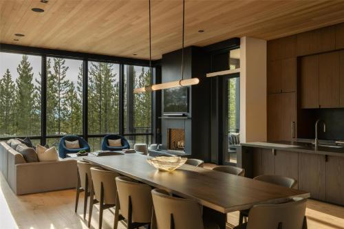 Six Bedroom Private Home