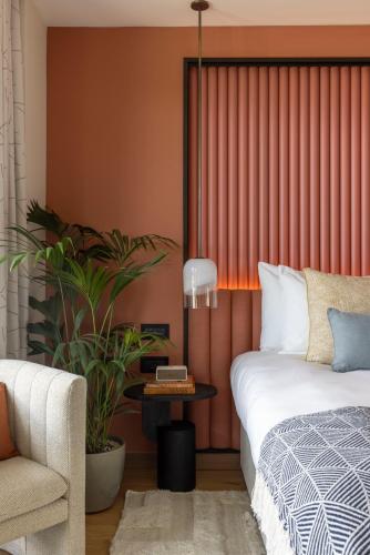 Superior King Room with River View