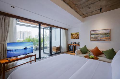 Suite with City View