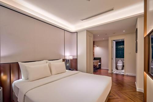 Junior Suite Balcony + Afternoon Tea