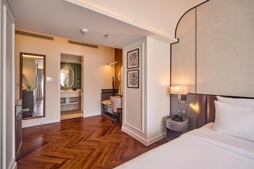 Junior Suite Balcony + Afternoon Tea