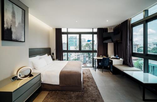 Contemporary Suite