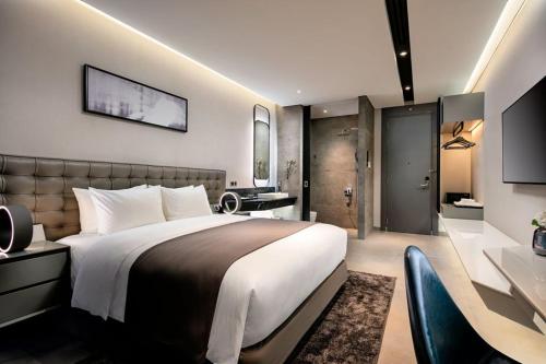 Junior Contemporary Suite