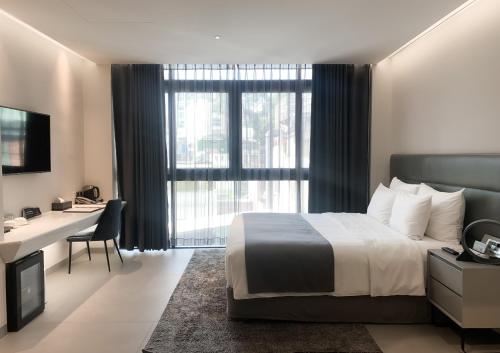 Stylist Minimalist