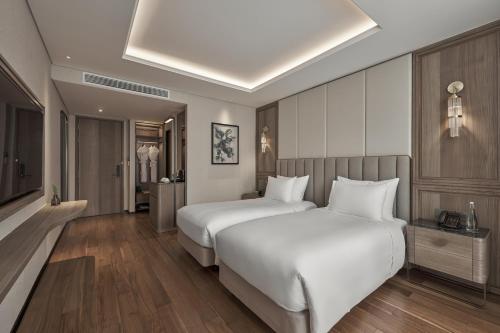 Executive Connecting Room for 4 People