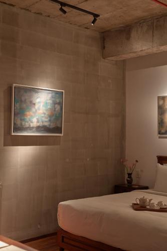 Artist Retreat Room (Internal Window)
