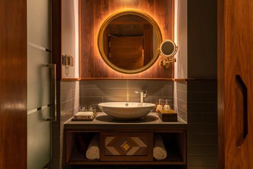 Premium Deluxe King  - Nest Lounge Access