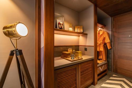 Premium Deluxe King  - Nest Lounge Access