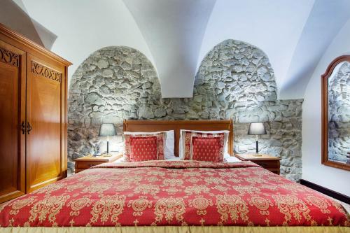 Standard Double Room No Daylight