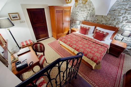 Standard Double Room with Parking No Daylight