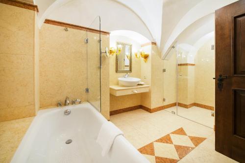 Standard Double Room with Parking No Daylight