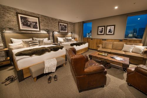 Premium Family Room