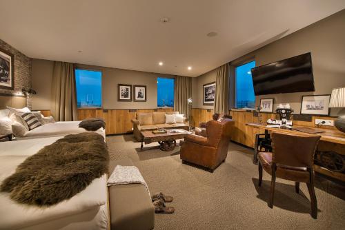 Premium Family Room