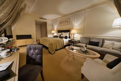 Wilson Junior Suite