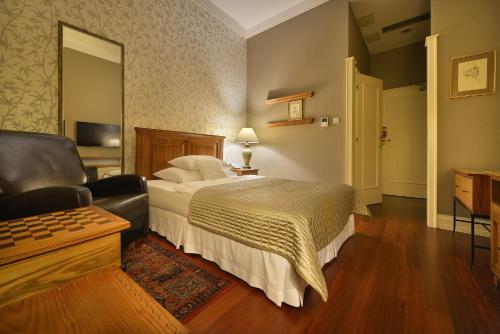 Classic Single Room