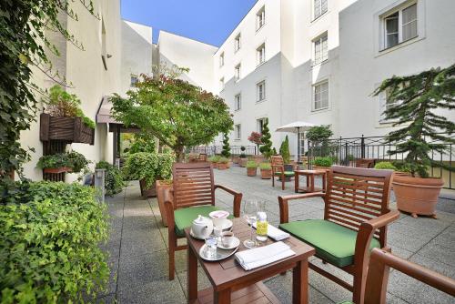 Garden Suite with 50 m2 Terrace