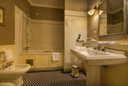 Luxury Suite