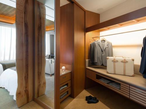 Superior King Room 