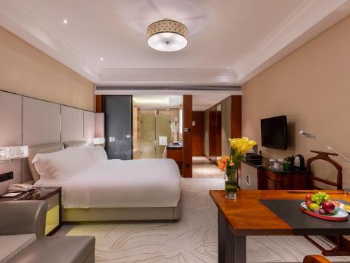 Luxury Queen Room