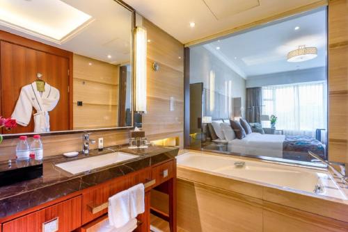 Luxury Queen Room