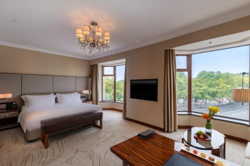 Junior Suite - Open-plan studio design