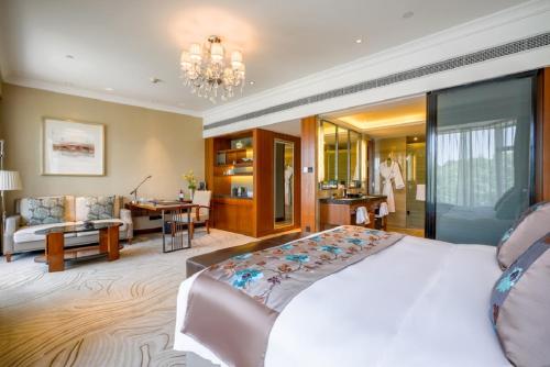 Junior Suite - Open-plan studio design