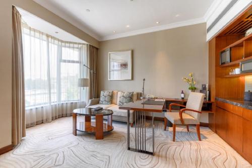Junior Suite - Open-plan studio design