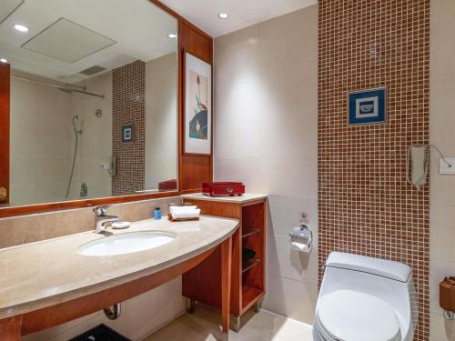 Superior Twin Room with City View