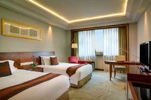Superior Twin Room with City View
