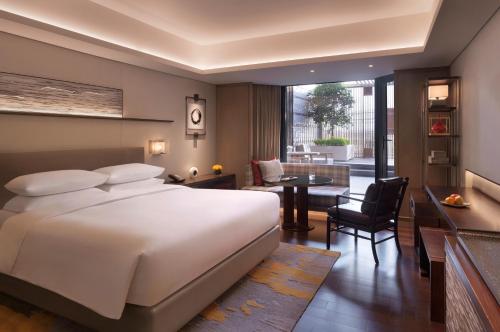 King Room with Garden View