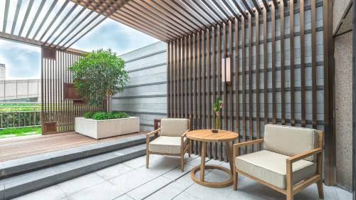 Twin Room with Two Twin Beds and Garden View