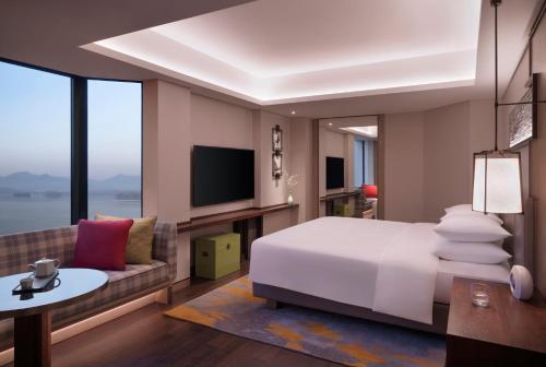 Grand King Suite