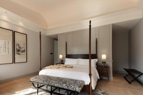Yi Yan Xia Suite