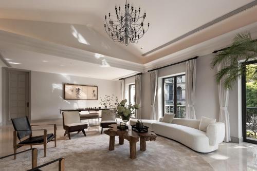 Yi Yan Xia Suite