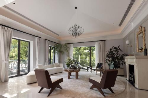 Yi Yan Xia Suite
