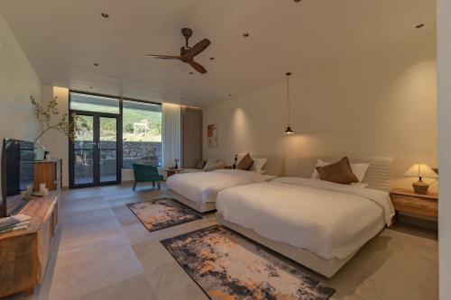 Standard Double or Twin Room with Garden View