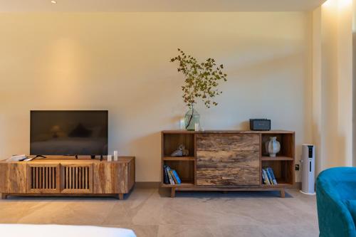 Standard Double or Twin Room with Garden View