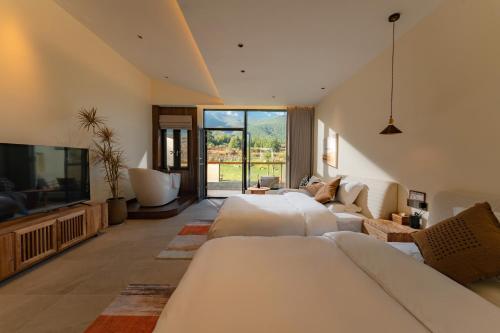 Twin Room with Bath