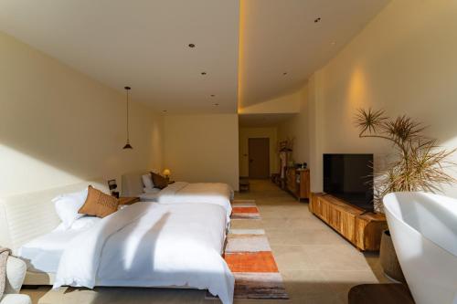 Twin Room with Bath