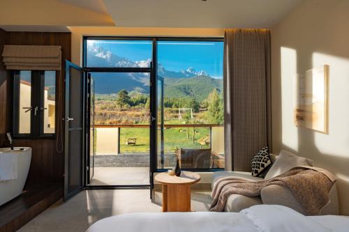 Twin Room with Bath