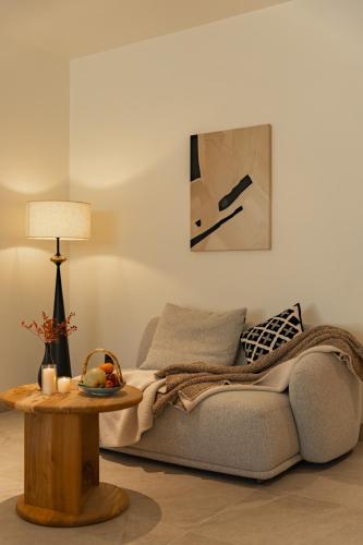 Twin room with mountain view