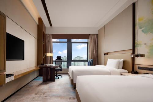 Double Room with Two Double Beds and City View 
