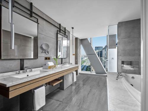 One Bedroom King Suite
