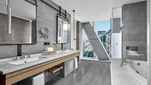One Bedroom King Suite
