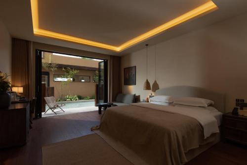 King Room with Garden View